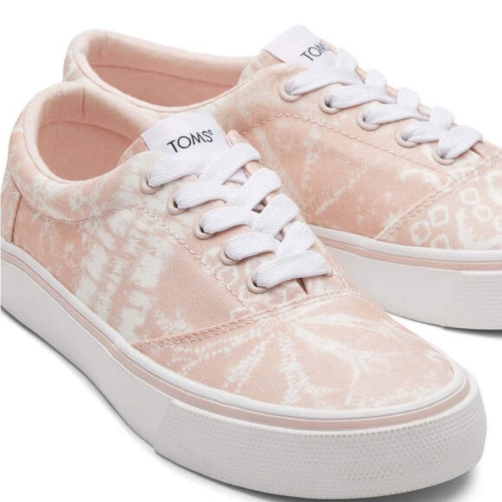 TOMS Fenix Lace-Up Sneaker in Pink Tie-dye